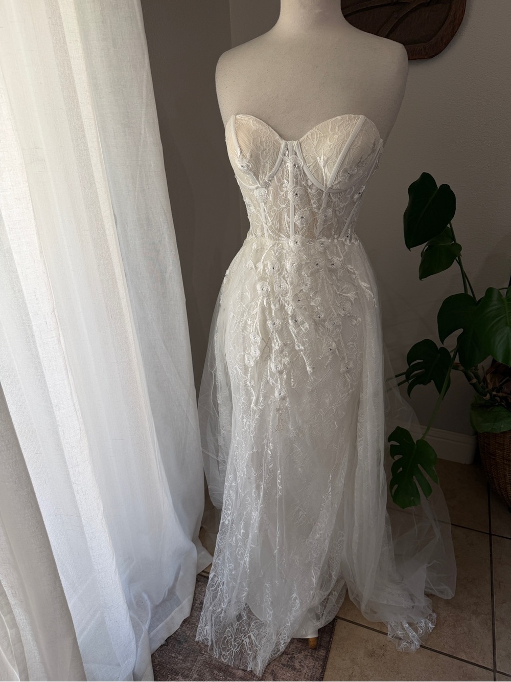 Lulus Luxe Elegance Lace Rhinestone Strapless Wedding Dress Size S